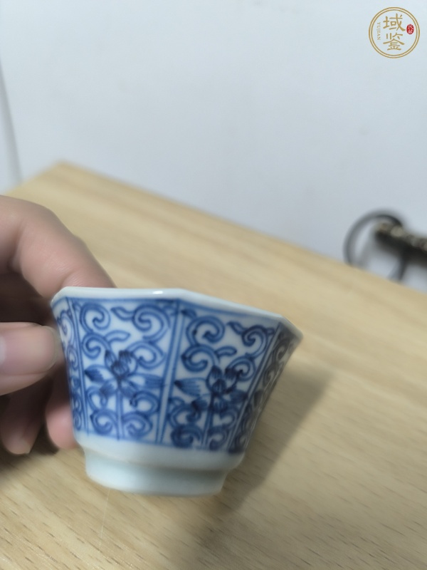 古玩陶瓷青花八角杯真品鑒賞圖