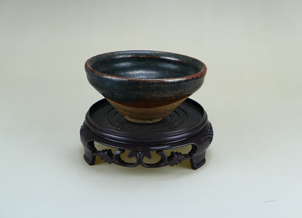 古玩陶瓷宋代.建窯系黑釉斗笠茶盞（經(jīng)典茶器）拍賣，當(dāng)前價格1600元