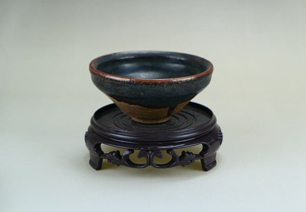 古玩轉(zhuǎn)賣宋代.建窯系黑釉斗笠茶盞（經(jīng)典茶器）拍賣，當(dāng)前價(jià)格0元