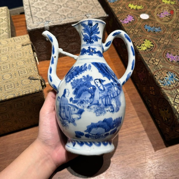 古玩陶瓷青花高士圖執(zhí)壺真品鑒賞圖