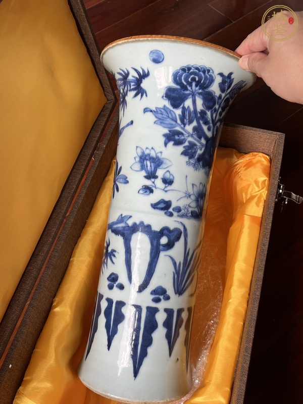 古玩陶瓷青花洞石花卉花觚真品鑒賞圖