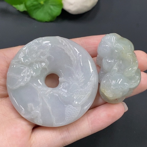 古玩玉器45天然翡翠璧和貔貅一手走拍賣,當前價格298元