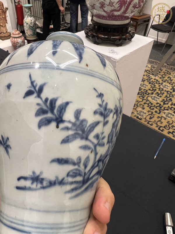 古玩陶瓷青花花卉紋梅瓶真品鑒賞圖