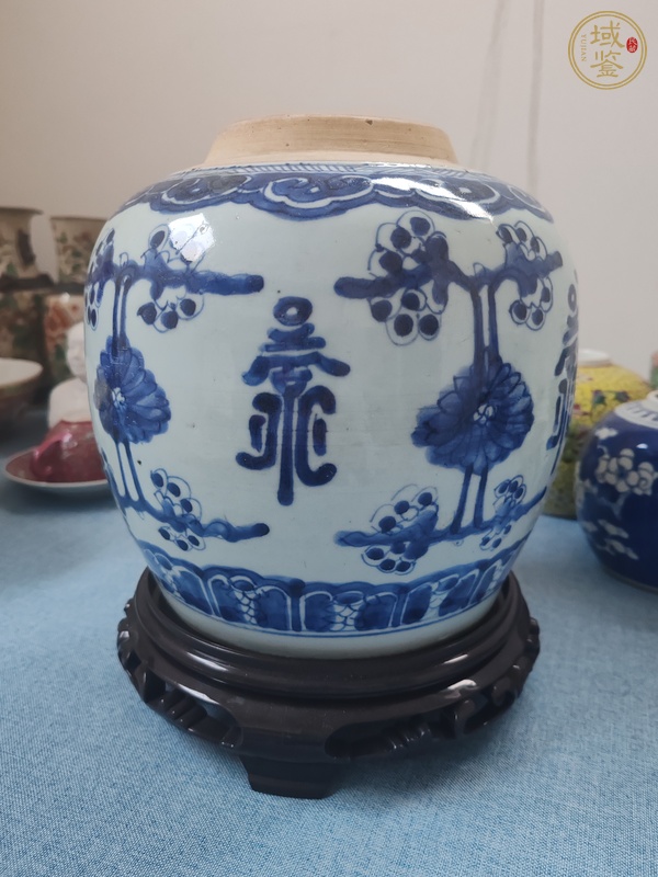 古玩陶瓷青花花卉圖案罐真品鑒賞圖