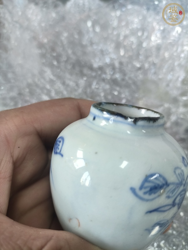 古玩陶瓷青花花卉紋罐真品鑒賞圖