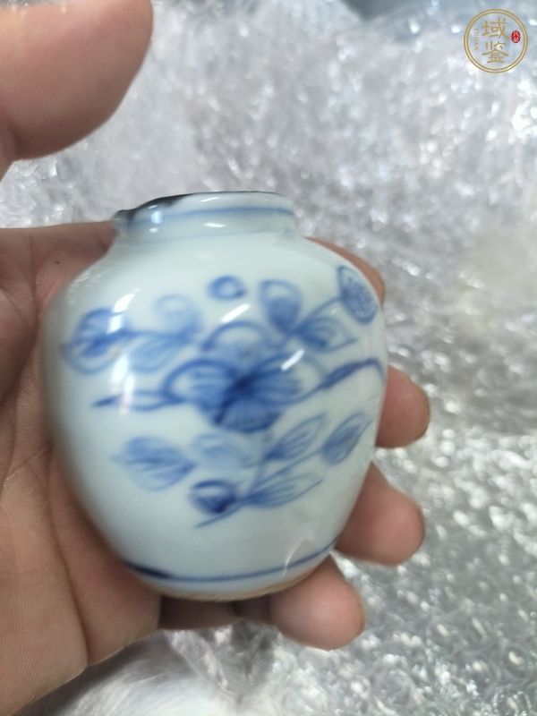 古玩陶瓷青花花卉紋罐真品鑒賞圖