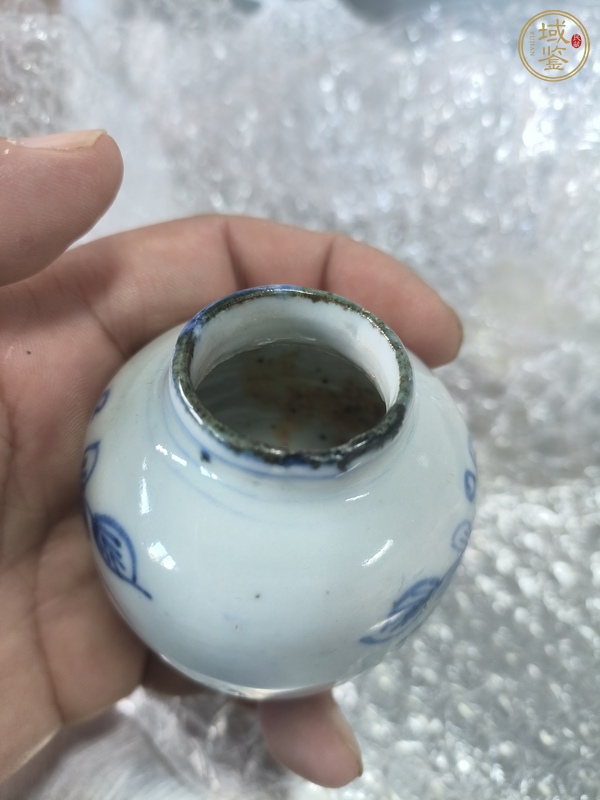 古玩陶瓷青花花卉紋罐真品鑒賞圖