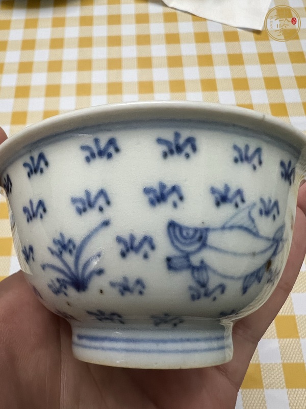 古玩陶瓷魚藻紋青花杯真品鑒賞圖