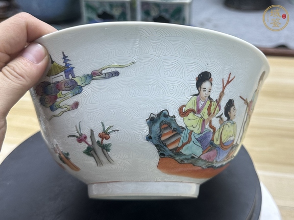 古玩人物紋粉彩碗真品鑒賞圖