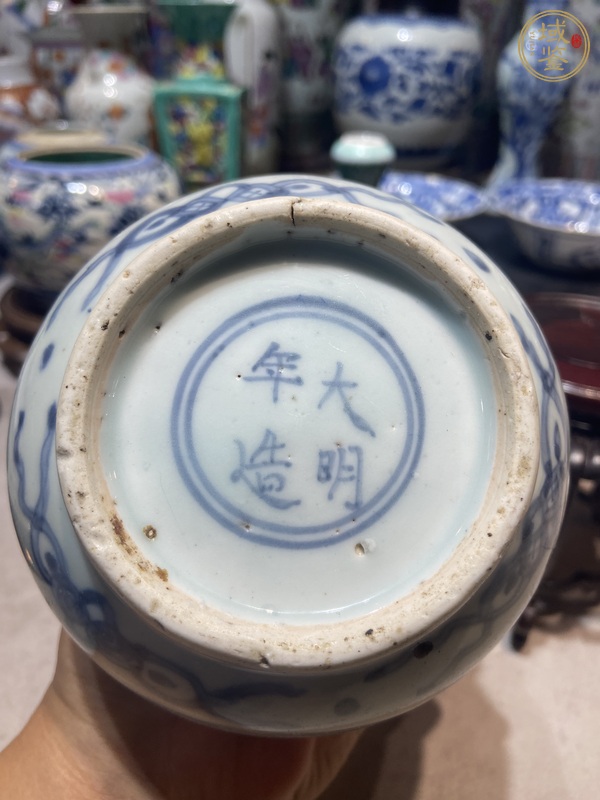 古玩陶瓷青花瓶真品鑒賞圖