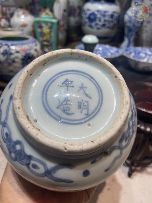 古玩陶瓷青花瓶真品鑒賞圖