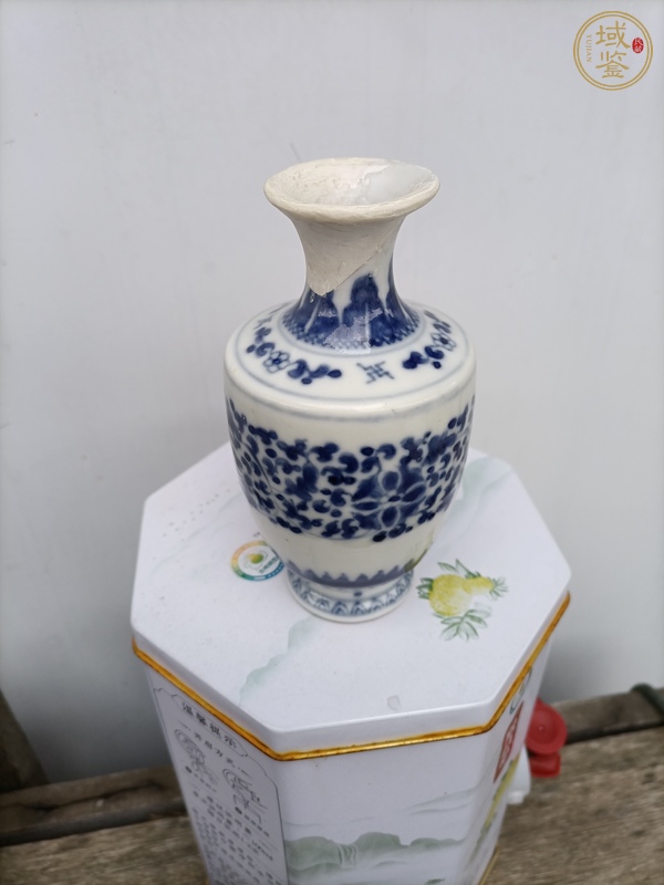 古玩陶瓷青花皮球花紋撇口瓶真品鑒賞圖