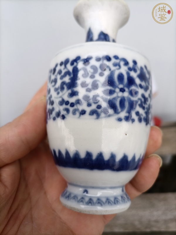 古玩陶瓷青花皮球花紋撇口瓶真品鑒賞圖