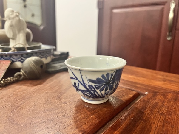 古玩陶瓷清代花卉紋青花杯拍賣，當(dāng)前價(jià)格399元