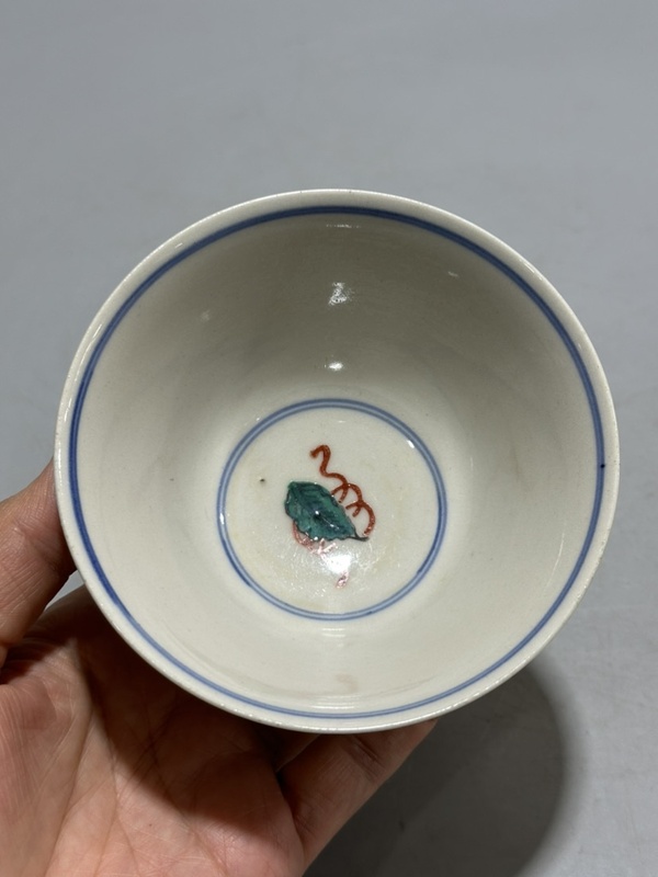 古玩陶瓷鄰國·仕女人物茶盞拍賣,當前價格996元