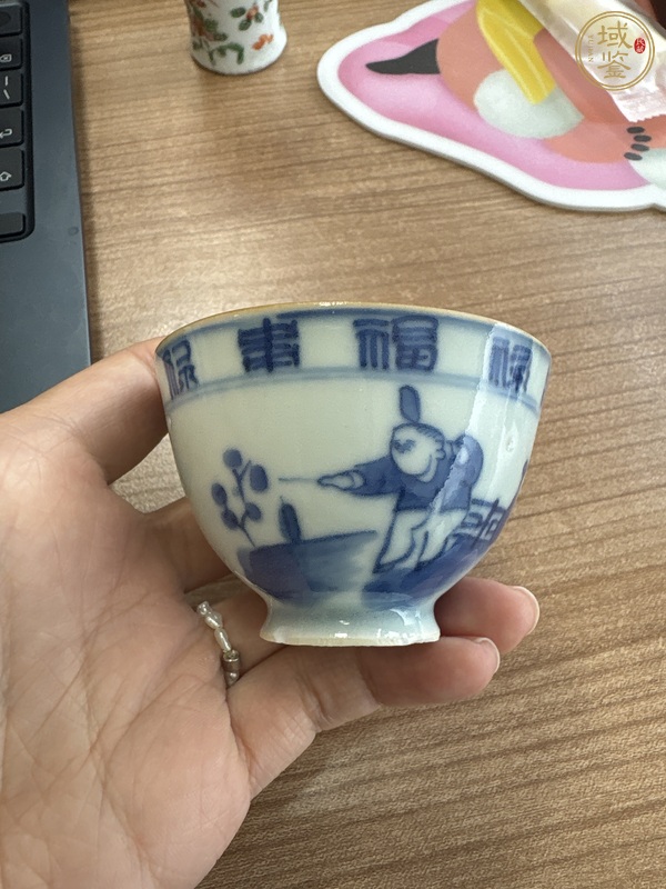 古玩陶瓷明治青花杯真品鑒賞圖