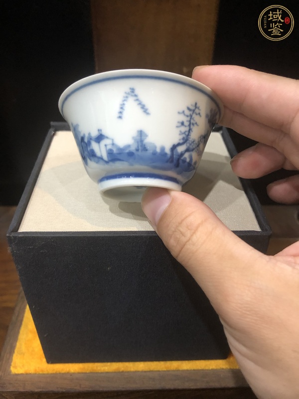 古玩陶瓷人物山水紋青花杯真品鑒賞圖