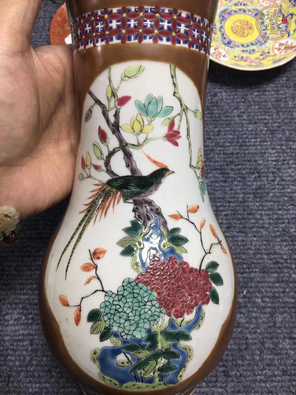 古玩陶瓷花鳥紋粉彩瓶真品鑒賞圖