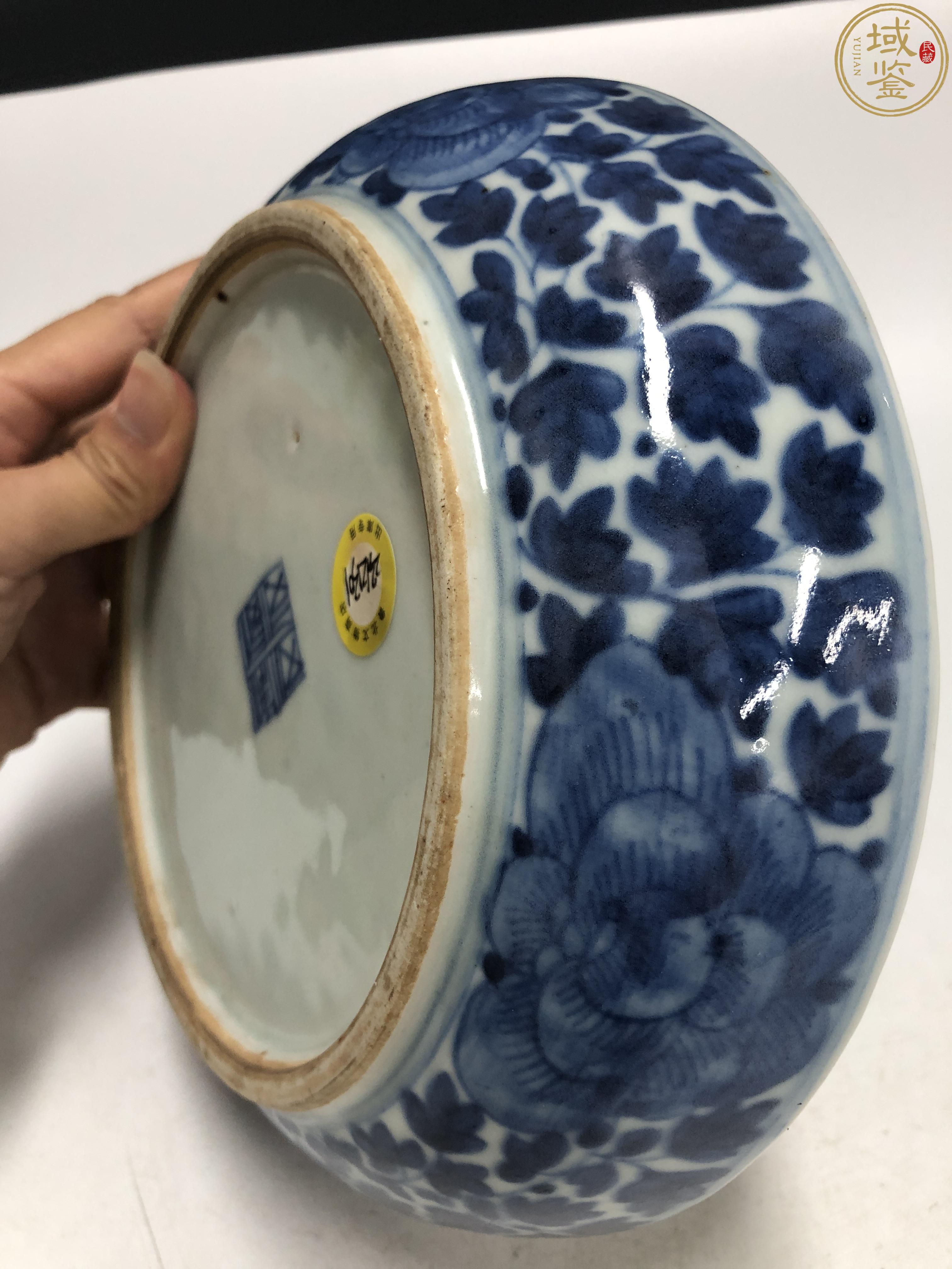 域鉴古玩】清中期青花缠枝牡丹福寿纹格盘拍卖价格/图片/值多少钱