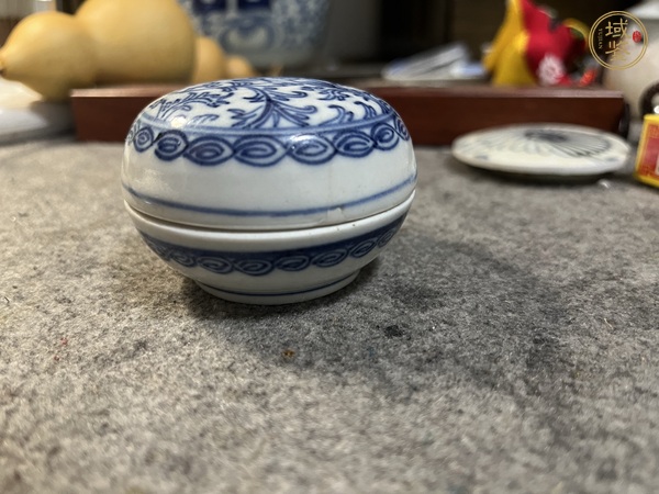 古玩陶瓷青花蓋盒真品鑒賞圖