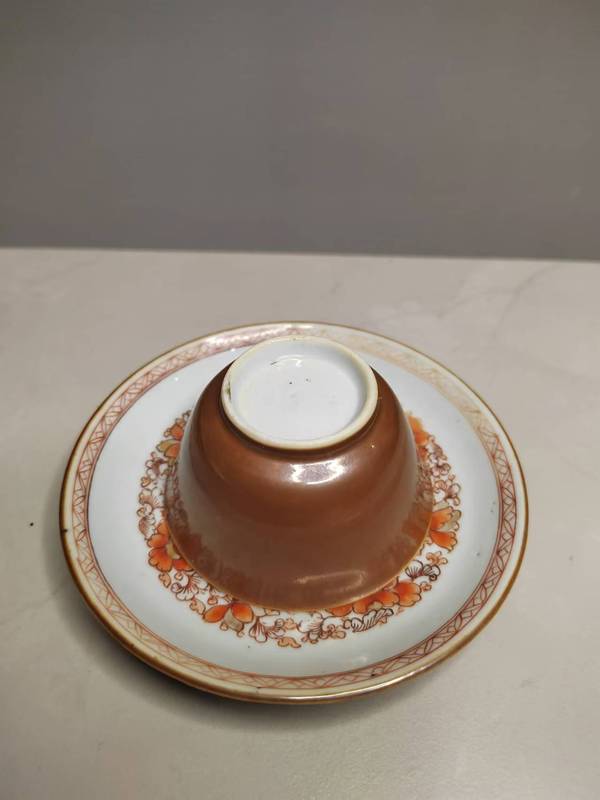 古玩陶瓷康熙醬釉內礬紅描金花卉紋杯碟一套拍賣,當前價格1688元