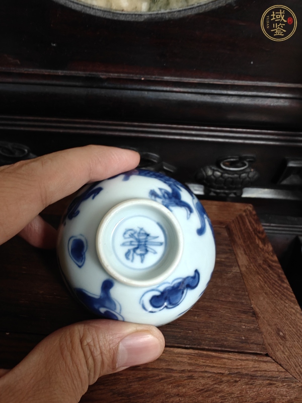 古玩陶瓷青花過墻龍紋茶圓真品鑒賞圖