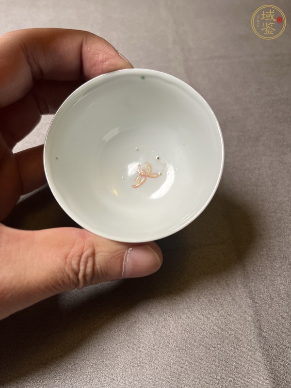 古玩陶瓷粉彩花卉紋杯真品鑒賞圖