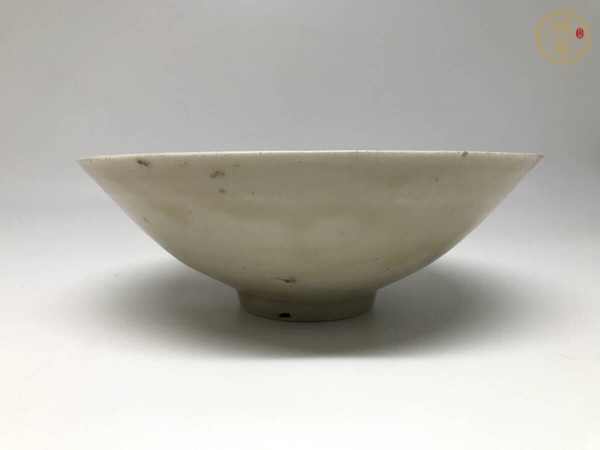 古玩陶瓷青白釉刻花斗笠碗真品鑒賞圖