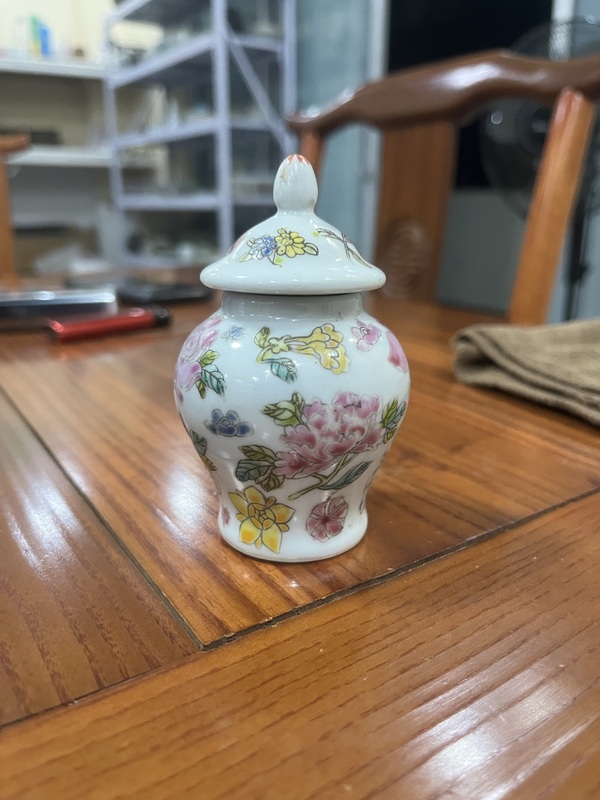 古玩陶瓷粉彩花卉紋蓋罐拍賣,當前價格600元