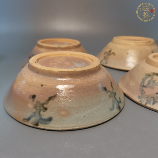 古玩陶瓷龍泉青瓷青花茶碗真品鑒賞圖