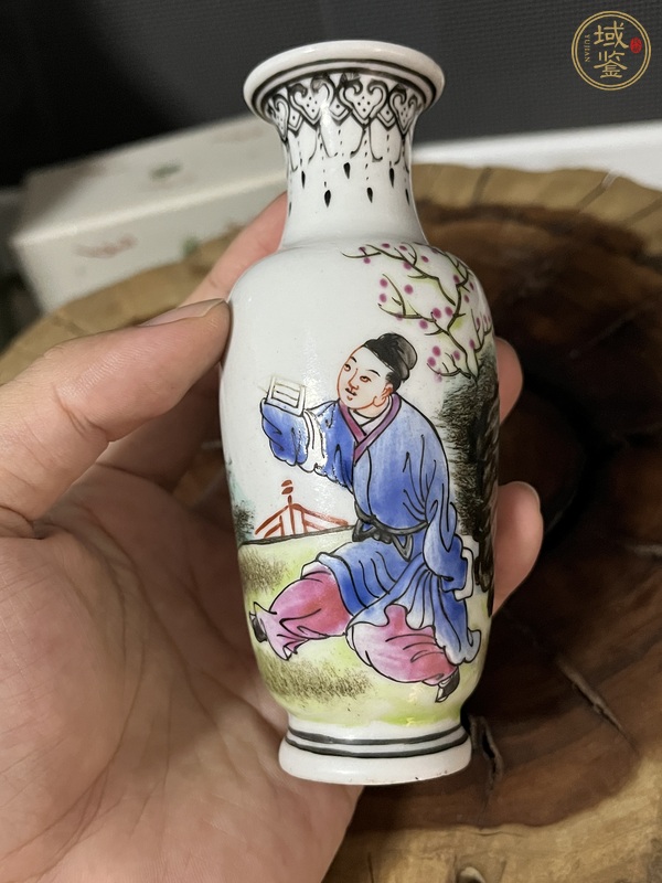 古玩陶瓷人物紋粉彩瓶真品鑒賞圖