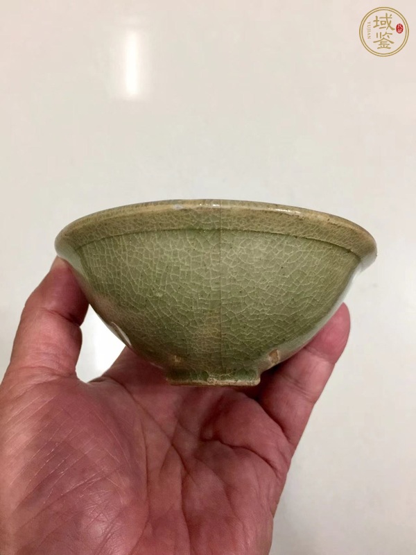 古玩陶瓷臨汝窯團(tuán)菊紋茶盞真品鑒賞圖