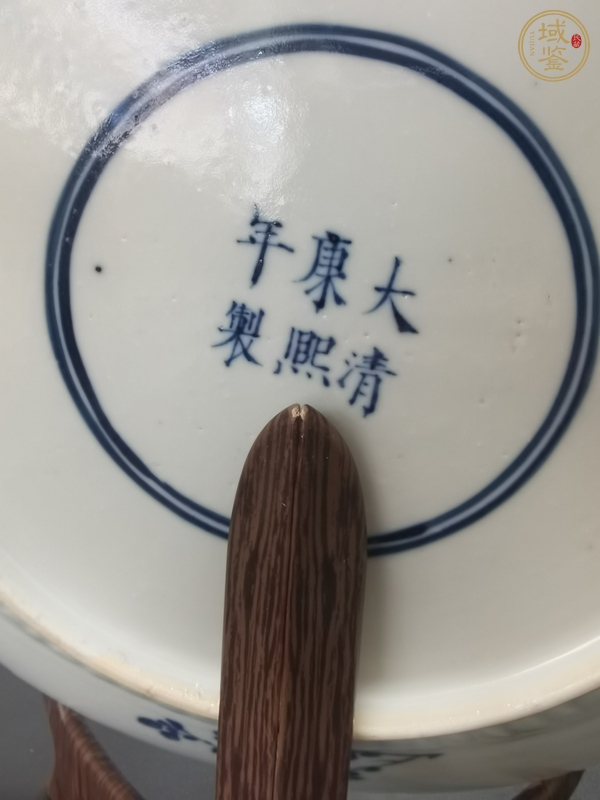 古玩陶瓷青花魚蟹紋花口盤真品鑒賞圖