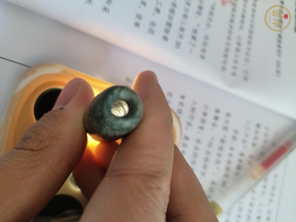 古玩玉器管珠真品鑒賞圖