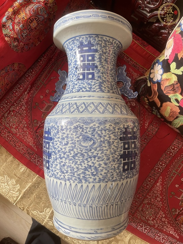 古玩陶瓷青花喜字瓶真品鑒賞圖