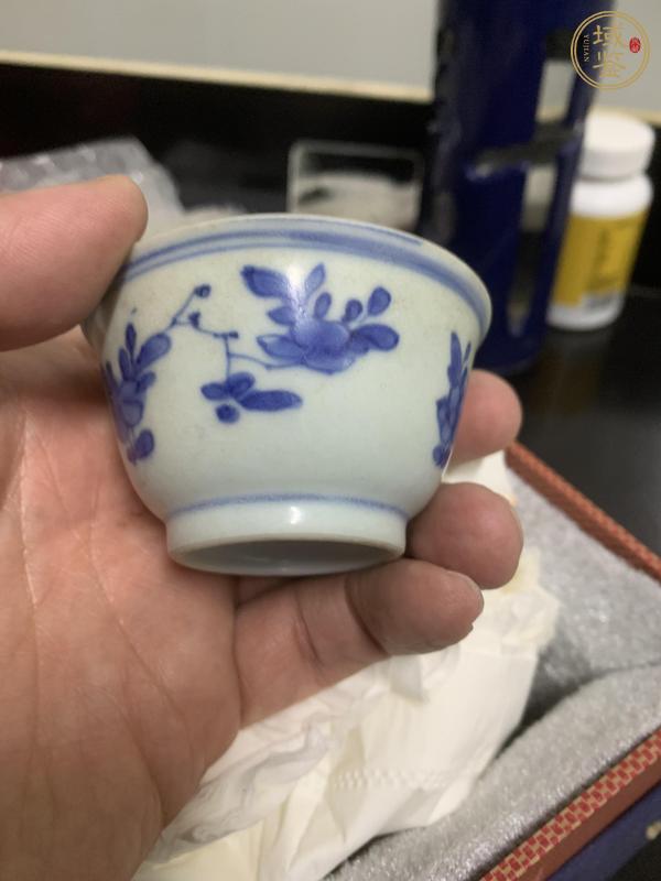 古玩陶瓷青花折枝花卉紋杯真品鑒賞圖