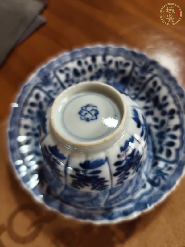 古玩陶瓷清代青花花鳥紋杯碟真品鑒賞圖