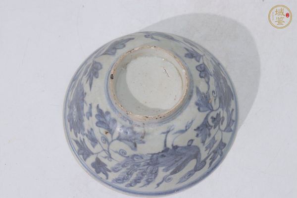 古玩陶瓷青花鳳穿牡丹圖茶碗真品鑒賞圖