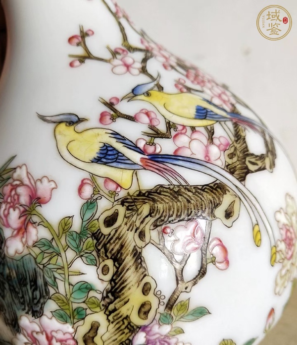 古玩陶瓷花鳥紋瓶真品鑒賞圖