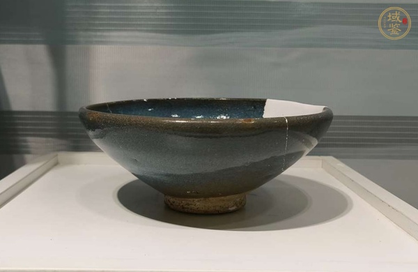 古玩陶瓷鈞窯天藍(lán)釉大碗真品鑒賞圖