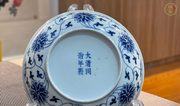 古玩陶瓷青花纏枝花卉紋盤真品鑒賞圖