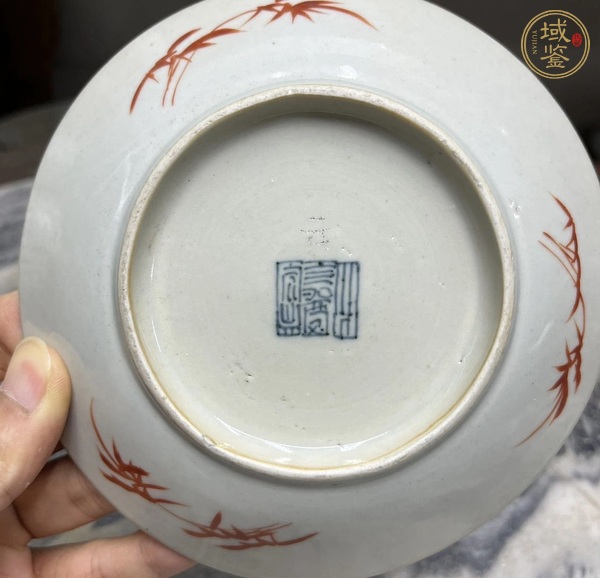 古玩陶瓷嘉慶藍料彩軋道皮球花盤真品鑒賞圖