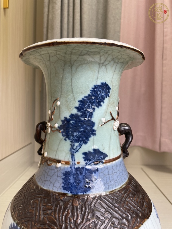 古玩陶瓷哥釉青花鐵骨泥花鳥紋花口瓶真品鑒賞圖