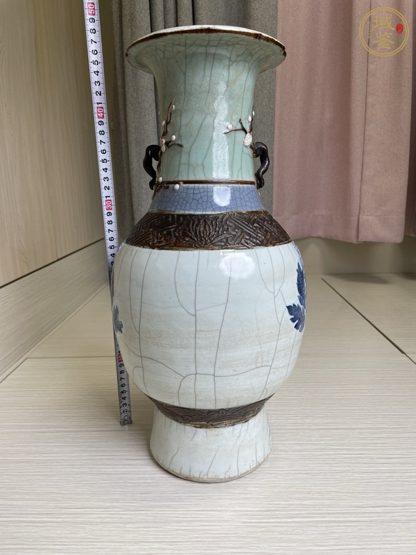 古玩陶瓷哥釉青花鐵骨泥花鳥紋花口瓶真品鑒賞圖