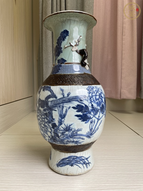 古玩陶瓷哥釉青花鐵骨泥花鳥紋花口瓶真品鑒賞圖