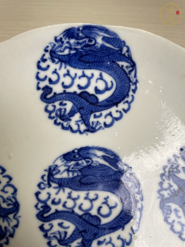 古玩陶瓷青花團龍紋花口盤真品鑒賞圖