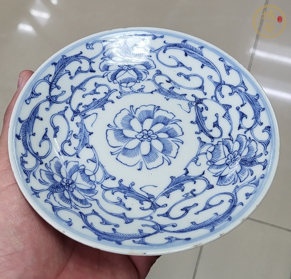 古玩陶瓷青花纏枝花卉紋盤真品鑒賞圖