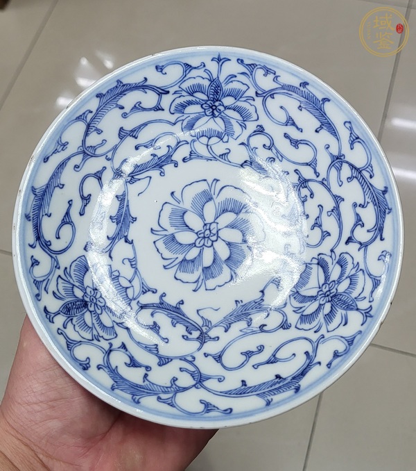 古玩陶瓷青花纏枝花卉紋盤真品鑒賞圖