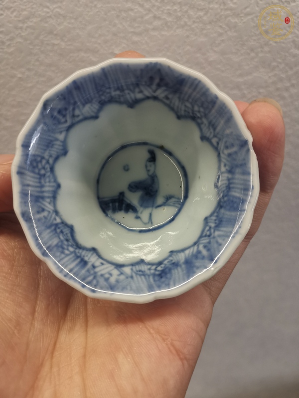 古玩陶瓷康熙青花杯真品鑒賞圖