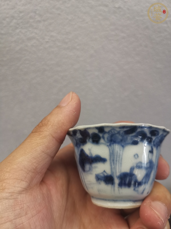 古玩陶瓷康熙青花杯真品鑒賞圖